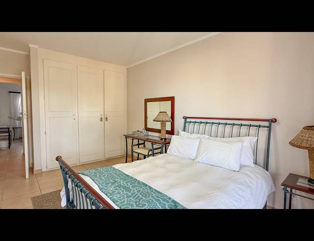 3 BEDROOM FLAT FOR SALE IN COMPENSATION BEACH